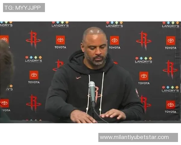 乌度卡称赞狄龙近期状态出色期待他在比赛中展现强烈侵略性