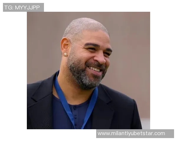 前巴西国脚里贝罗公开罹患甲状腺癌手术后积极开启康复之路